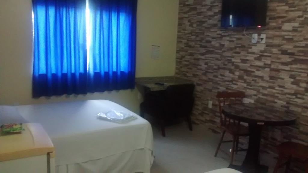 Hotel Dois Candangos Нуклео-Бандейранти Номер фото